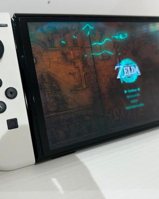 Nintendo Switch OLED bianca