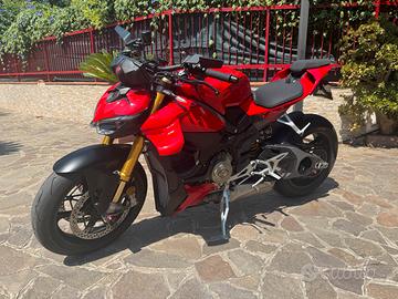 Ducati Streetfighter v4s