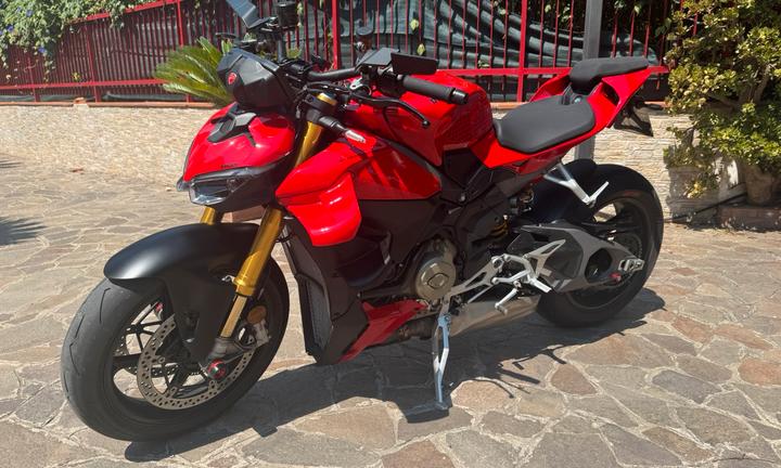 Ducati Streetfighter v4s