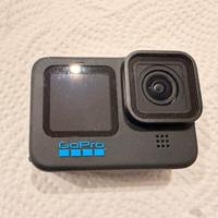 GoPro Hero 11 Black + Fascia Testa + Accessori