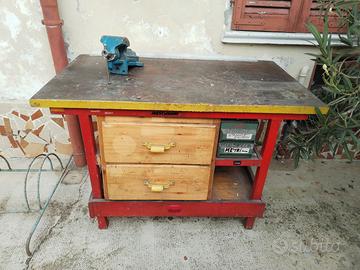 garage fai da te banco lavoro morsa trapano