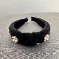 Cerchietto con dettagli decorativi