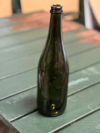 Bottiglie scure vuote per  prosecco