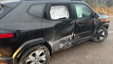 Dacia duster 2025 sinistrata motoro nuovo