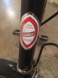 bici Ganna da donna tenuta bene