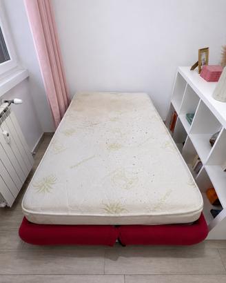 Letto da una piazza e mezza con materasso – 150 €