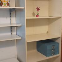 SCRIVANIE con cassettiera, librerie  per studenti