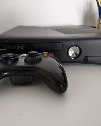 Xbox 360 4GB + Kinect