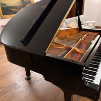 Pianoforte Yamaha C1