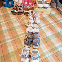 Scarpe bimba dal n. 21 al 26 a 5 euro al pezzo