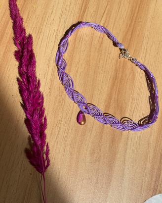 Choker lilla in macramè artigianale