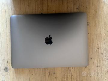 MacBook Air 13” (2018) – 8GB RAM – 256GB SSD