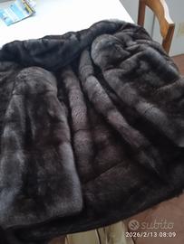 splendida pelliccia di visone con cappuccio 