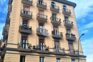 4 LOCALI A NAPOLI