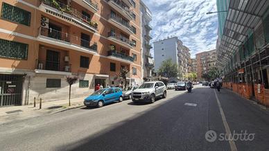 NEGOZIO A NAPOLI