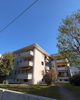 Tricamere, biservizi e tre terrazzi: ideale per...