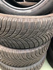 4 gomme 215 55 r 17