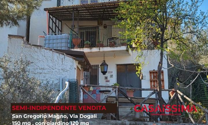 San Gregorio Magno, villino semi-indipendente