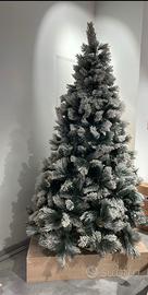 Albero natale  innevato