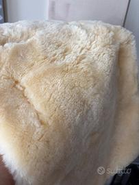 Fellhof in vera pelle d’agnello Merino, crema