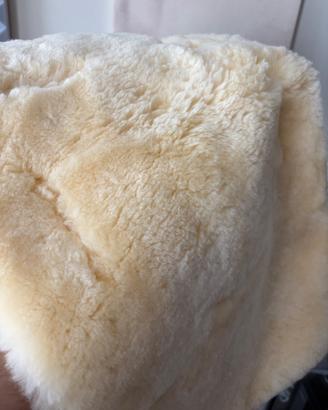 Fellhof in vera pelle d’agnello Merino, crema