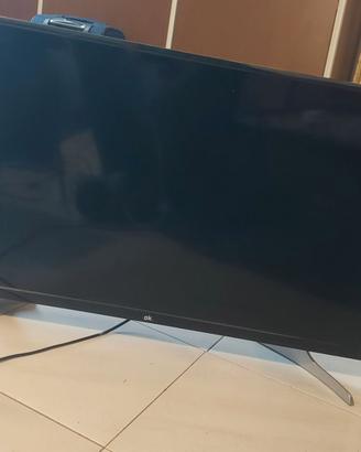 Tv 32 pollici e plausibile 4 con due joysticks