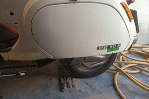 vespa 50 pk s del 1985 colore bianco