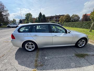 BMW 320D serie 3 cambio automatico - 2010