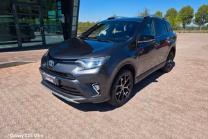 toyota rav4 2.0 D-4D valutiamo usato