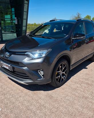 toyota rav4 2.0 D-4D valutiamo usato
