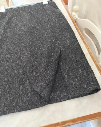 gonna elegante lavorata e laminata con spacco