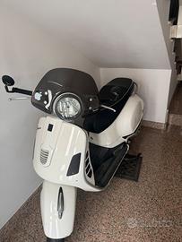 Vespa gts 300