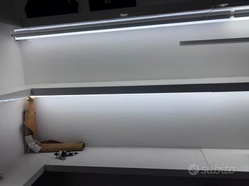 Mensole con led che si agganciamo ad incastro
