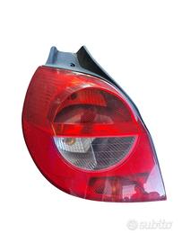 STOP FANALE POSTERIORE SINISTRO RENAULT Clio Serie