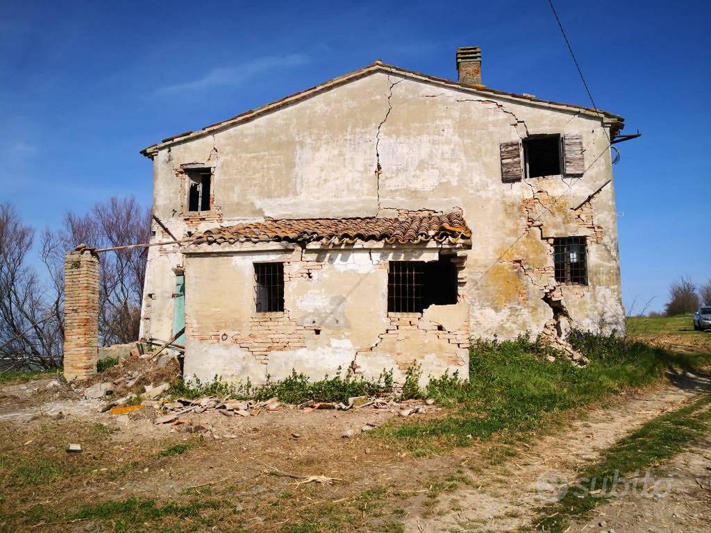 Rustico / Casale di 292 m² con più di 5 locali a T - Vista 5