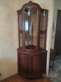 Angoliera con vetrinetta 