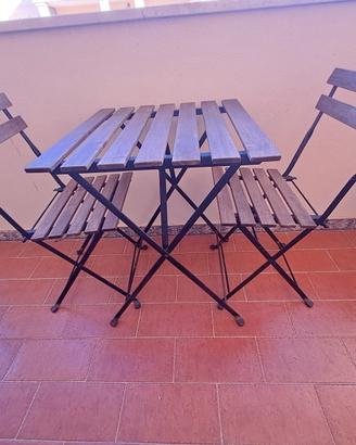 Set tavolino con due sedie