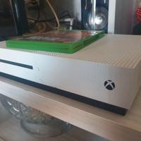 Xbox one 500Gb con controller e gioco incluso