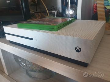 Xbox one 500Gb con controller e gioco incluso