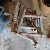 antico argano a mano