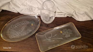 Coppia di vassoi e vaso in vetro Varisco