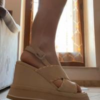 Sandali edtivi con zeppa marca Jeannot