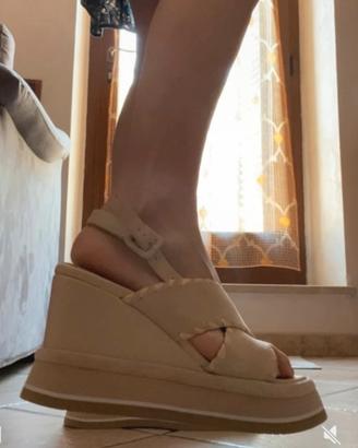 Sandali edtivi con zeppa marca Jeannot