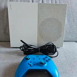 Xbox One S 500GB + Controller