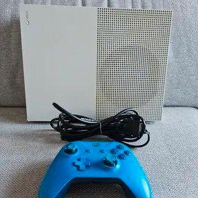 Xbox One S 500GB + Controller