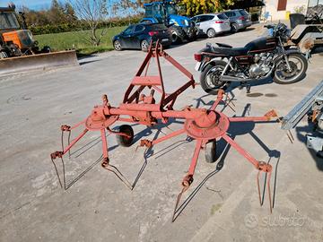 Ranghinatore volta fieno a girello