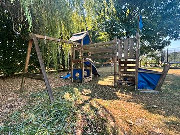 Parco giochi legno altalena
