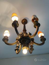 Lampadario in legno dipinto bicolore