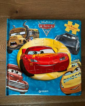 Libro Cars con 4 grandi puzzle