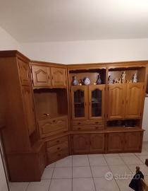 mobile ad angolo con vetrina per salotto